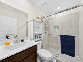 2440 SE 10th Ct, Homestead FL 33035