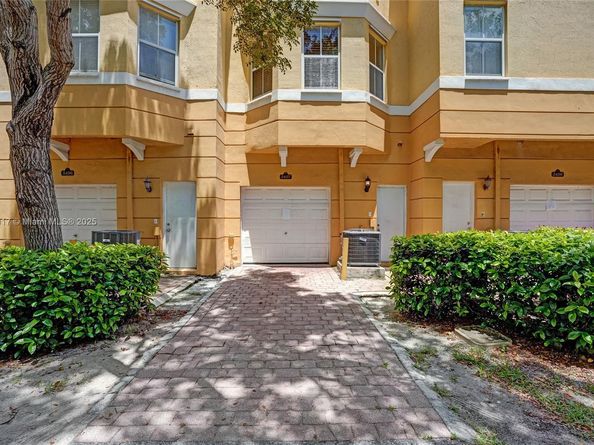 3407 Shoma Dr, Royal Palm Beach FL 33414
