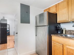 4081 NE 14th Ave, Oakland Park FL 33334