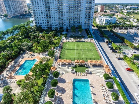 2801 NE 183rd St 709W, Aventura FL 33160