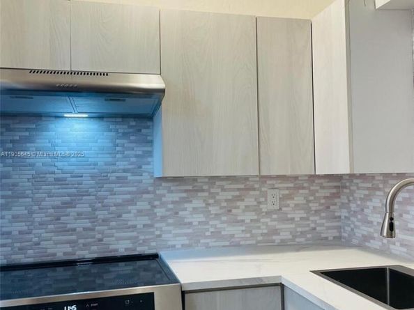 2899 Collins Ave 648, Miami Beach FL 33140