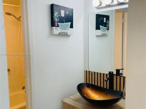 2899 Collins Ave 648, Miami Beach FL 33140