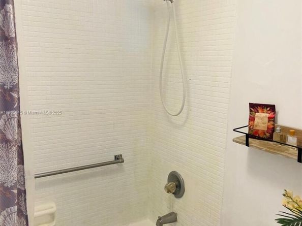 2899 Collins Ave 648, Miami Beach FL 33140