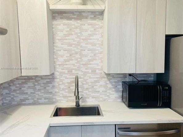 2899 Collins Ave 648, Miami Beach FL 33140