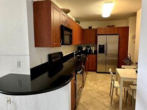 401 69th St 607, Miami Beach FL 33141