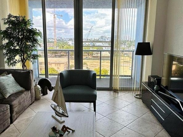 401 69th St 607, Miami Beach FL 33141