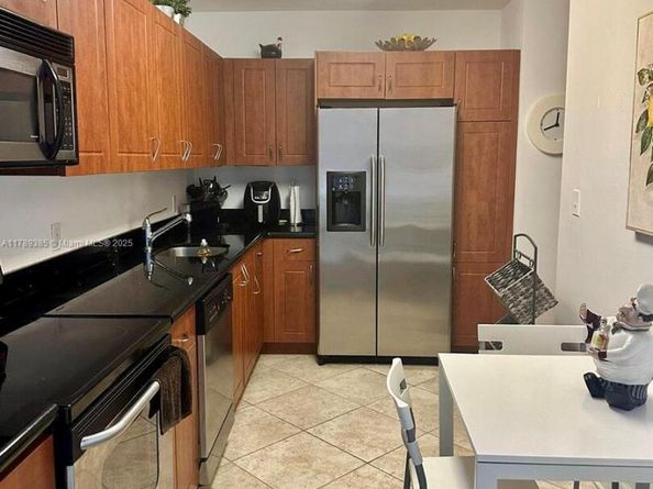 401 69th St 607, Miami Beach FL 33141