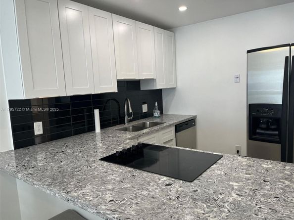 860 NE 78th St 203, Miami FL 33138