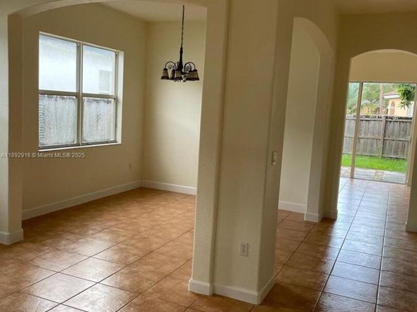 1321 SE 16th Ave, Homestead FL 33035