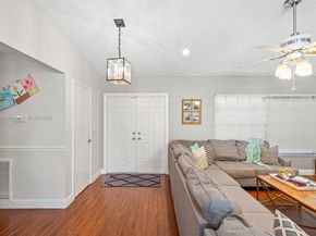1266 NW 111th Way, Coral Springs FL 33071