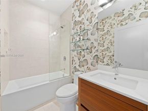 3581 E Glencoe St 403, Miami FL 33133