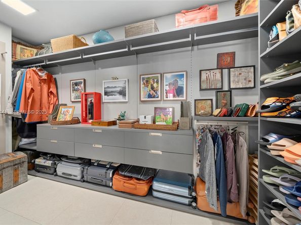 3581 E Glencoe St 403, Miami FL 33133