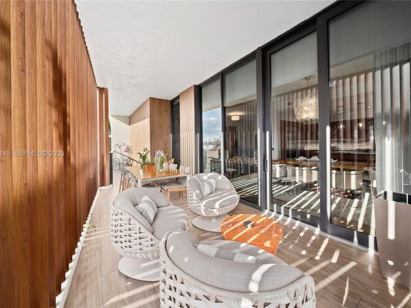 3581 E Glencoe St 403, Miami FL 33133