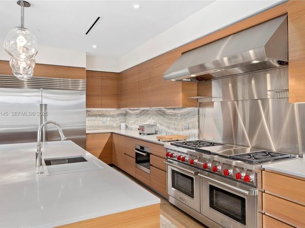 3581 E Glencoe St 403, Miami FL 33133