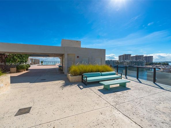 3581 E Glencoe St 403, Miami FL 33133