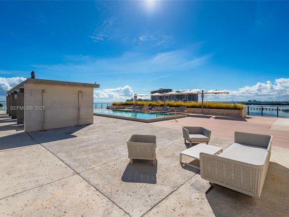 3581 E Glencoe St 403, Miami FL 33133