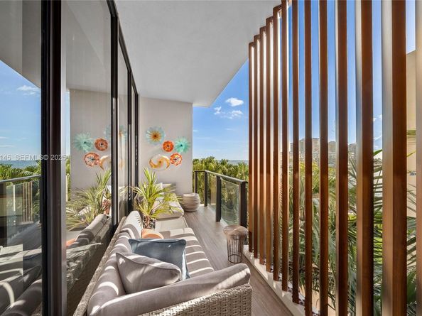 3581 E Glencoe St 403, Miami FL 33133