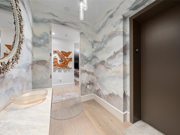 3581 E Glencoe St 403, Miami FL 33133