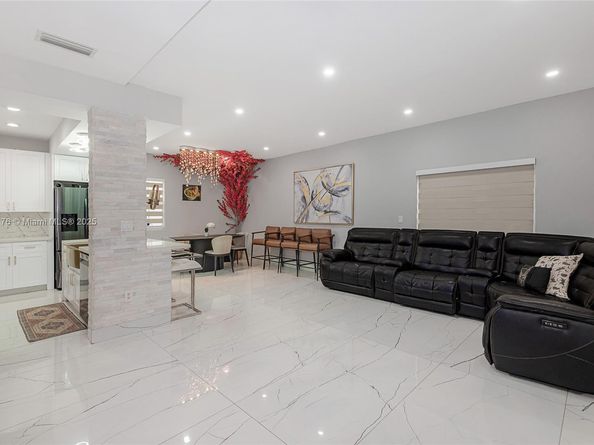 4028 NW 23rd Ct, Miami FL 33142