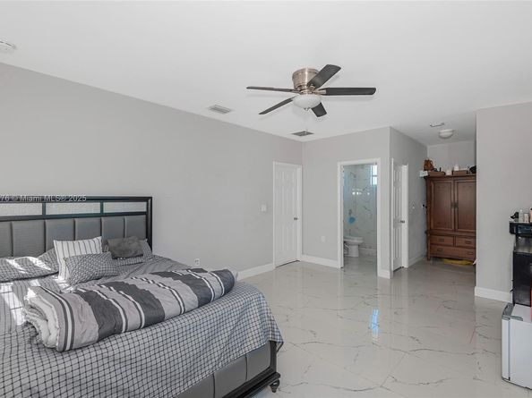 4028 NW 23rd Ct, Miami FL 33142