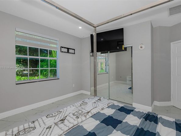 4028 NW 23rd Ct, Miami FL 33142