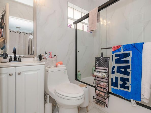 4028 NW 23rd Ct, Miami FL 33142