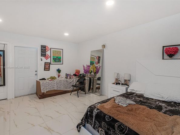 4028 NW 23rd Ct, Miami FL 33142