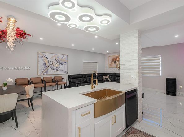 4028 NW 23rd Ct, Miami FL 33142