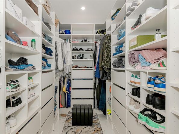 4028 NW 23rd Ct, Miami FL 33142