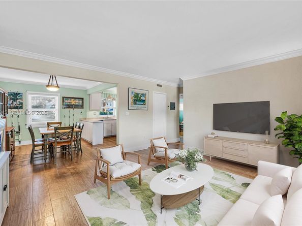 7621 SW 55th Ave 22B, Miami FL 33143