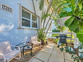 7621 SW 55th Ave 22B, Miami FL 33143