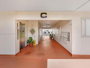 5300 Washington St C111, Hollywood FL 33021