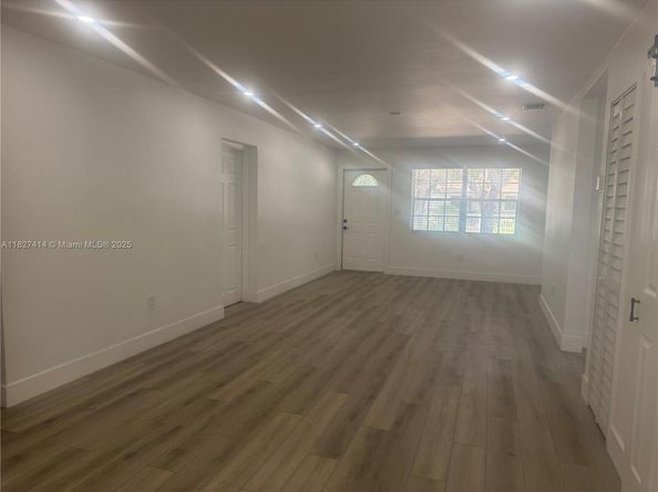 1657 SW 44th Ave, Fort Lauderdale FL 33317