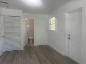1657 SW 44th Ave, Fort Lauderdale FL 33317