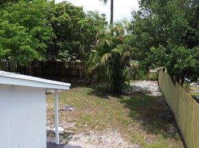 1657 SW 44th Ave, Fort Lauderdale FL 33317