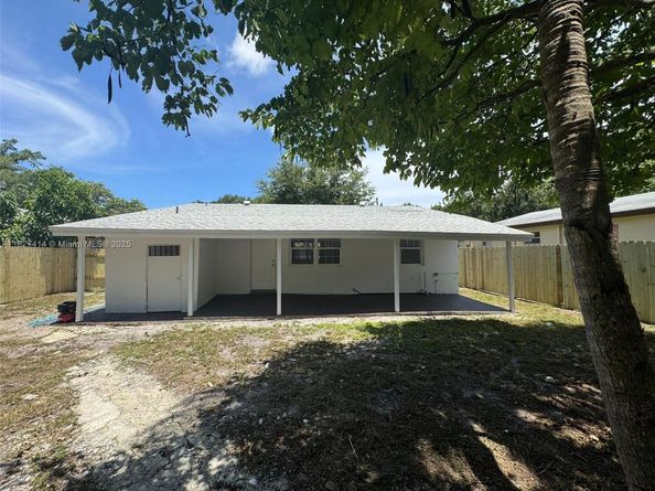 1657 SW 44th Ave, Fort Lauderdale FL 33317