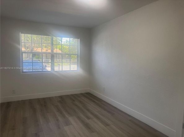 1657 SW 44th Ave, Fort Lauderdale FL 33317