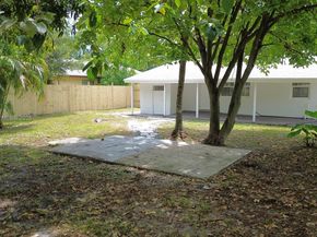 1657 SW 44th Ave, Fort Lauderdale FL 33317