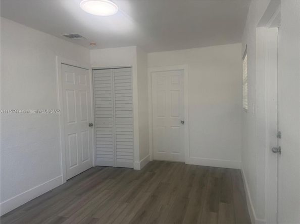 1657 SW 44th Ave, Fort Lauderdale FL 33317