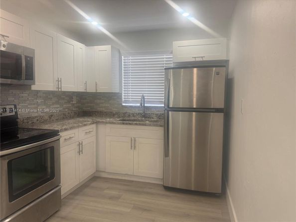 1657 SW 44th Ave, Fort Lauderdale FL 33317