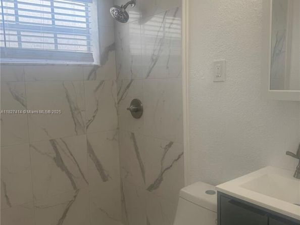 1657 SW 44th Ave, Fort Lauderdale FL 33317