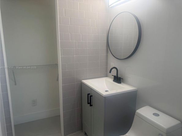 1657 SW 44th Ave, Fort Lauderdale FL 33317