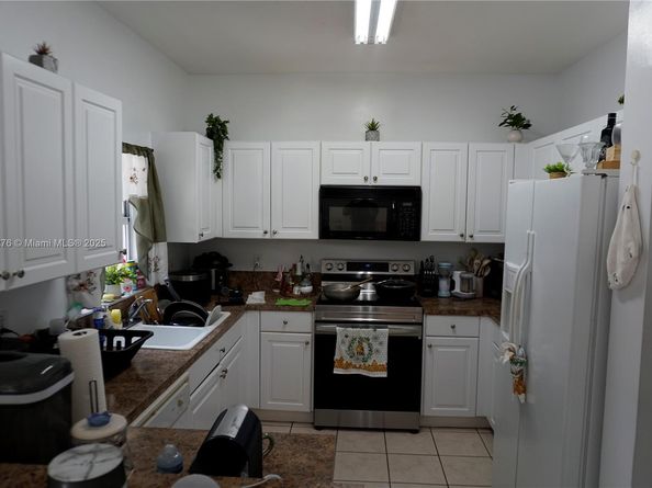 2413 NE 42nd Ave, Homestead FL 33033