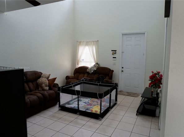 2413 NE 42nd Ave, Homestead FL 33033