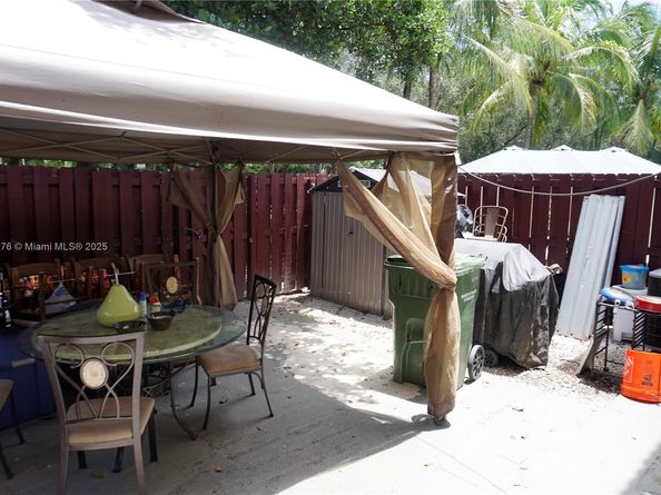 2413 NE 42nd Ave, Homestead FL 33033