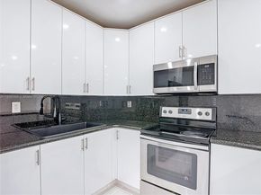 7410 SW 39th St, Miami FL 33155