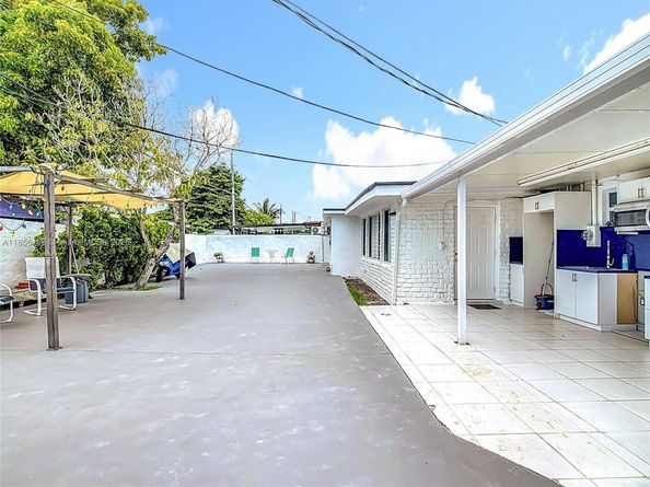7410 SW 39th St, Miami FL 33155