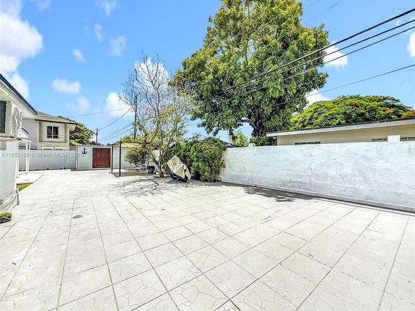 7410 SW 39th St, Miami FL 33155