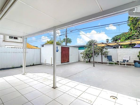 7410 SW 39th St, Miami FL 33155