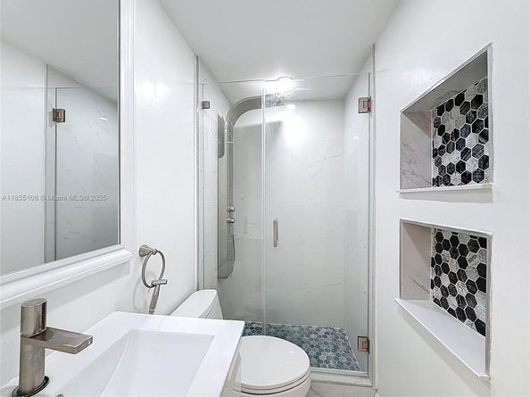 7410 SW 39th St, Miami FL 33155